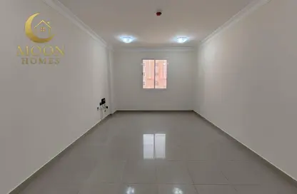 Apartment - 2 Bedrooms - 2 Bathrooms for rent in Umm Ghwailina Comm - Umm Ghuwalina - Umm Ghuwailina - Doha Apartment - 2 Bedrooms - 2 Bathrooms for rent in Umm Ghwailina Comm - Umm Ghuwalina - Umm Ghuwailina - Doha