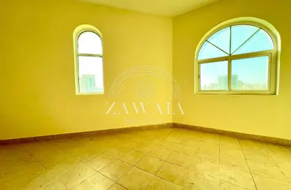 Apartment - 3 Bedrooms - 2 Bathrooms for rent in New Doha - Doha