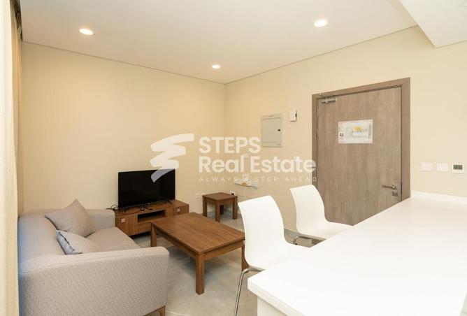 932344 - Property Image 3