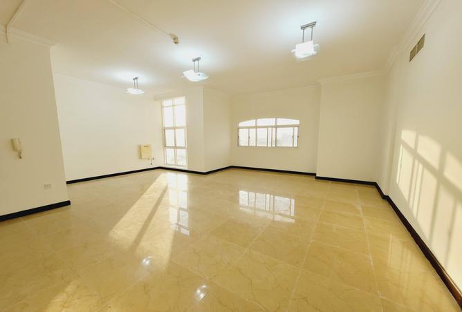 992746 - Property Image 3