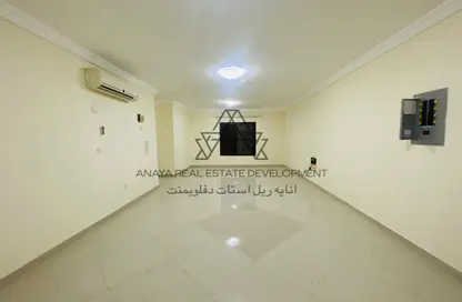 شقة - 4 غرف نوم - 3 حمامات للايجار في فريج بن محمود - الدوحة