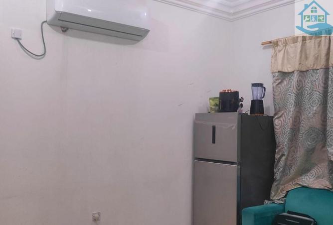 998561 - Property Image 2