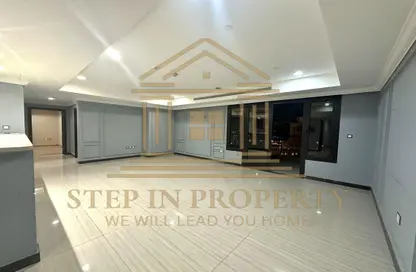 شقة - 2 غرف نوم - 3 حمامات للايجار في طريق بورتو الشرقي - بورتو أرابيا - جزيرة اللؤلؤة - الدوحة