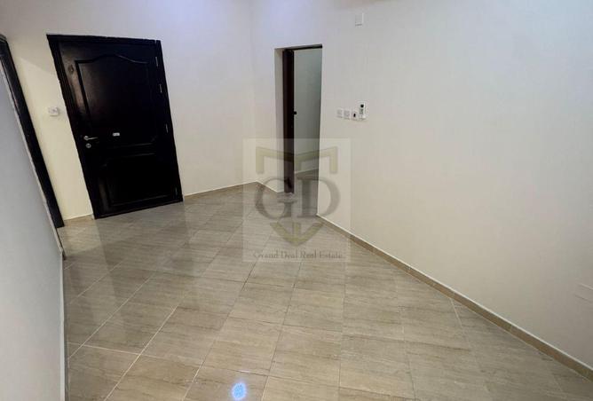 989599 - Property Image 2