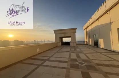 Penthouse - 4 Bedrooms - 6 Bathrooms for rent in Viva West - Viva Bahriyah - The Pearl Island - Doha