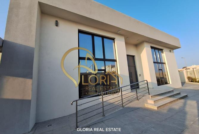 985373 - Property Image 3