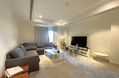 Apartment - 1 Bedroom - 2 Bathrooms for rent in West Porto Drive - Porto Arabia - The Pearl Island - Doha