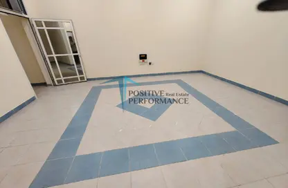 Apartment - 2 Bedrooms - 2 Bathrooms for rent in Al Mansoura - Al Mansoura - Doha