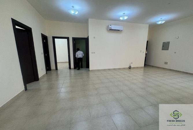 967410 - Property Image 2