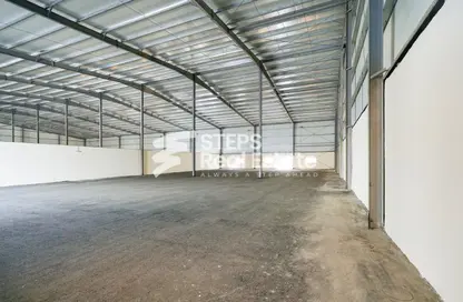 Warehouse - Studio for rent in East Industrial Street - Birkat Al Awamer - Al Wakra