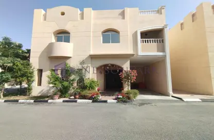 مجمع سكني - 5 غرف نوم - 4 حمامات للايجار في بوابة عين خالد - عين خالد - الدوحة