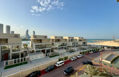 Apartment - 1 Bedroom - 2 Bathrooms for rent in Gewan Island - The Pearl Island - Doha