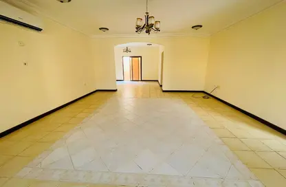 فيلا - 3 غرف نوم - 3 حمامات للايجار في شارع الحضارة - الثمامة - الدوحة