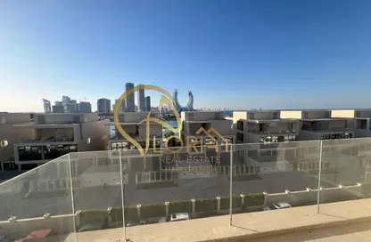 Apartment - 2 Bedrooms - 3 Bathrooms for rent in Gewan Island - The Pearl Island - Doha