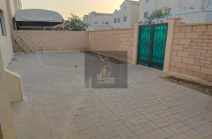 مجمع سكني - 3 غرف نوم - 4 حمامات للايجار في العزيزية - العزيزية - الدوحة