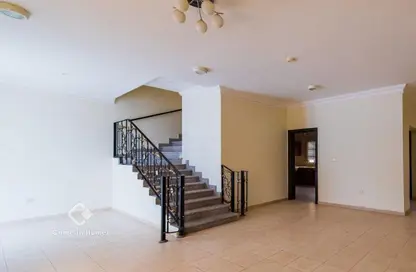 مجمع سكني - 3 غرف نوم - 3 حمامات للايجار في شارع ام السنيم - عين خالد - الدوحة