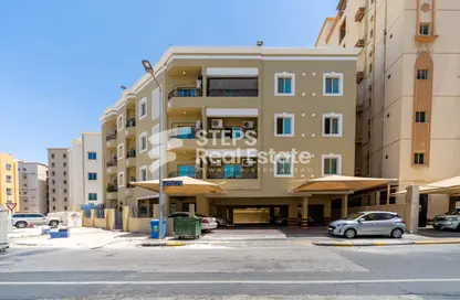 Apartment - 3 Bedrooms - 2 Bathrooms for rent in Muntazah 10 - Al Muntazah - Doha