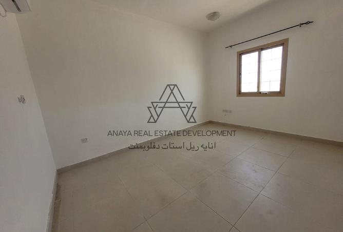 941304 - Property Image 2