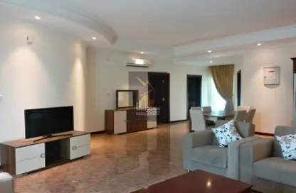 Living / Dining Room image for: Compound - 2 Bedrooms - 2 Bathrooms for rent in Al Soudan - Al Soudan - Doha, Image 1