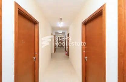 سكن عمال - استوديو - 8 حمامات للايجار في مجمع الخور - الخور