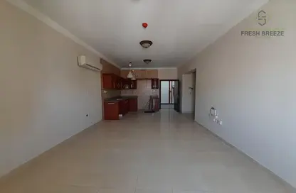 Apartment - 1 Bedroom - 1 Bathroom for rent in Umm Ghuwalina - Umm Ghuwailina - Doha