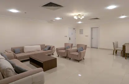 Apartment - 3 Bedrooms - 3 Bathrooms for rent in Al Zubair Street - Fereej Abdul Aziz - Doha