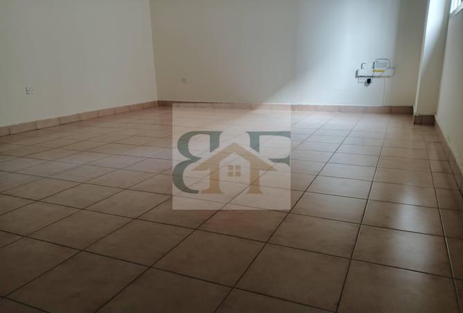 992606 - Property Image 2