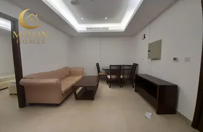 Apartment - 2 Bedrooms - 2 Bathrooms for rent in Umm Ghuwalina - Umm Ghuwailina - Doha