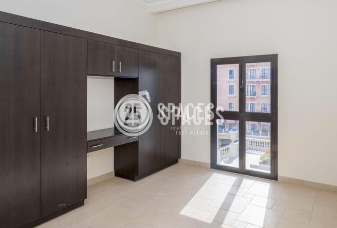 Apartment - 3 Bedrooms - 4 Bathrooms for rent in Carnaval - Qanat Quartier - The Pearl Island - Doha
