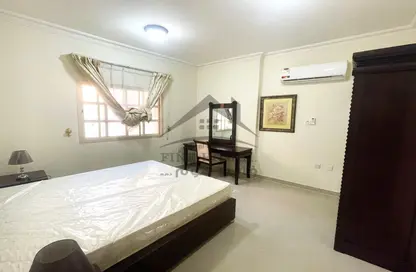 صورة لـ غرفة- غرفة النوم شقة - 2 غرف نوم - 2 حمامات للايجار في فريج بن محمود - الدوحة ، صورة رقم 1