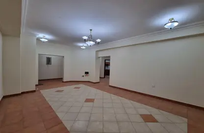 Apartment - 3 Bedrooms - 3 Bathrooms for rent in Umm Ghuwalina - Umm Ghuwailina - Doha