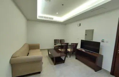 Apartment - 2 Bedrooms - 2 Bathrooms for rent in Umm Ghwailina Comm - Umm Ghuwalina - Umm Ghuwailina - Doha