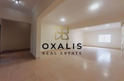 شقة - 2 غرف نوم - 3 حمامات للايجار في ام غوالينا تجارية - ام غويلينا - أم غويلينا - الدوحة