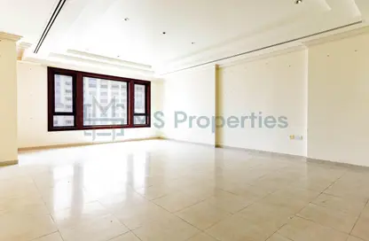 Apartment - 1 Bedroom - 2 Bathrooms for rent in West Porto Drive - Porto Arabia - The Pearl Island - Doha