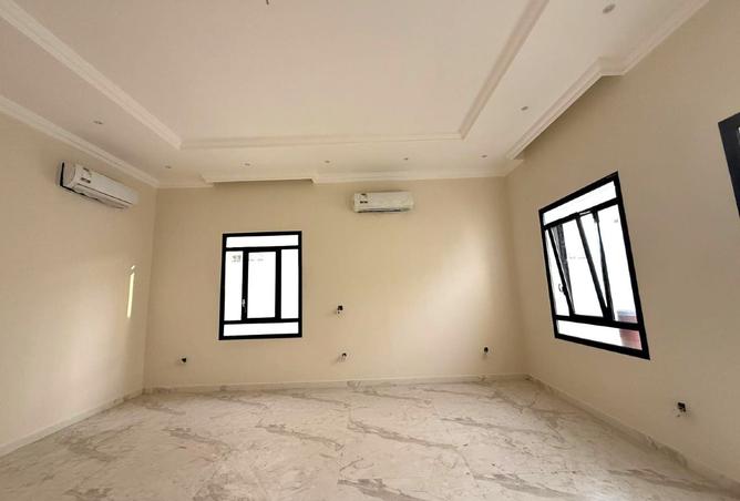 969672 - Property Image 2