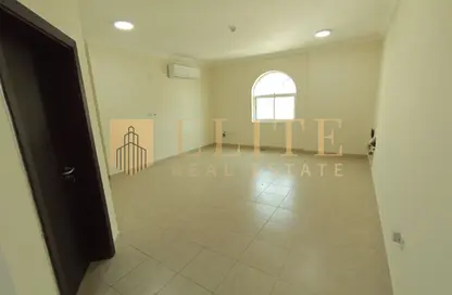 Apartment - 3 Bedrooms - 2 Bathrooms for rent in Hadramout Street - Doha Al Jadeed - Doha