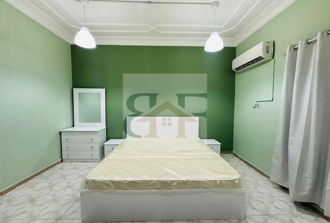 958232 - Property Image 2