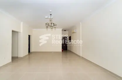 Apartment - 3 Bedrooms - 4 Bathrooms for rent in Anas Street - Fereej Bin Mahmoud North - Fereej Bin Mahmoud - Doha