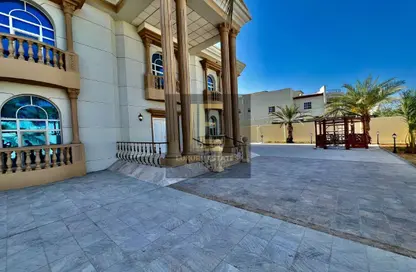 Villa - 5 Bedrooms - 5 Bathrooms for rent in West Bay Tower - West Bay - West Bay - Doha