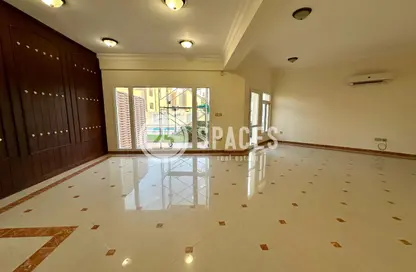 Villa - 3 Bedrooms - 4 Bathrooms for rent in East Gate - West Bay Lagoon - Doha