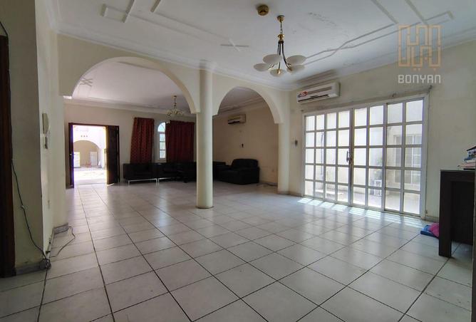 925820 - Property Image 2