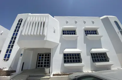 فيلا - استوديو - 4 حمامات للايجار في روضة الخيل - روضة الخيل - الدوحة