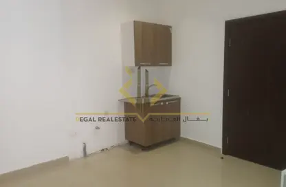 شقة - 1 حمام للايجار في الدفنة - الدفينة - الدوحة
