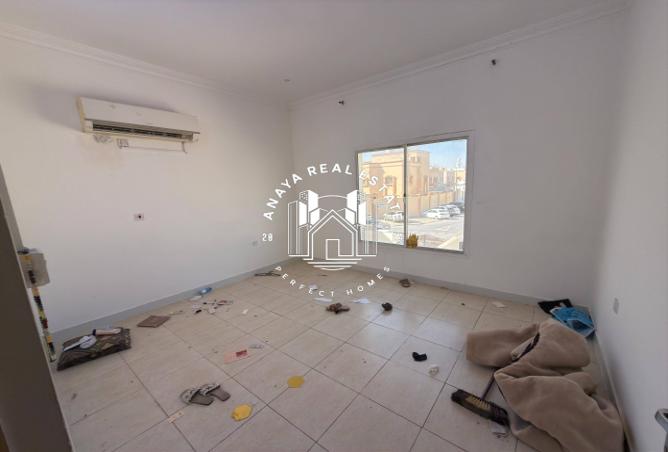 999208 - Property Image 3