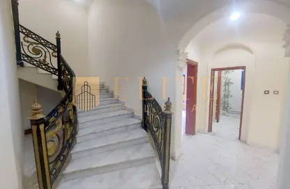 فيلا - 6 غرف نوم - 7 حمامات للايجار في شارع المطار القديم - طريق المطار القديم - الدوحة فيلا - 6 غرف نوم - 7 حمامات للايجار في شارع المطار القديم - طريق المطار القديم - الدوحة