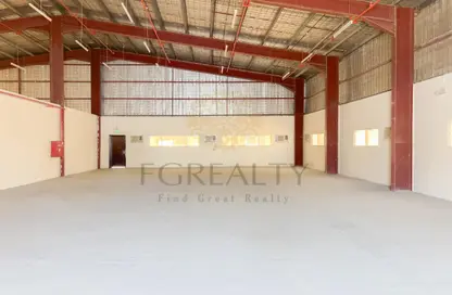 Warehouse - Studio - 2 Bathrooms for rent in Industrial Area 4 - Industrial Area - Industrial Area - Doha