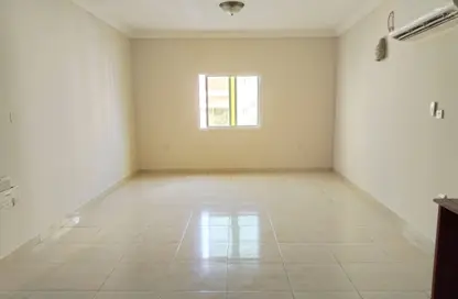 Apartment - 1 Bedroom - 1 Bathroom for rent in Umm Ghuwalina - Umm Ghuwailina - Doha