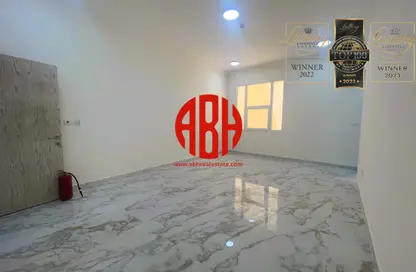 Apartment - 2 Bedrooms - 3 Bathrooms for rent in Al Aziziyah - Al Aziziyah - Doha
