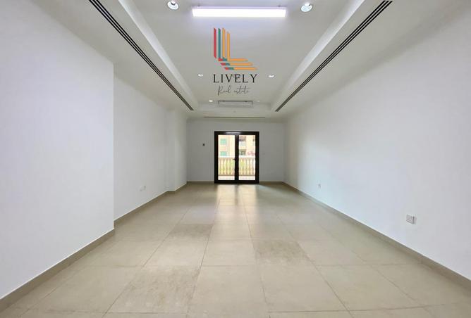 967742 - Property Image 2