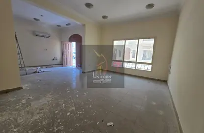 مجمع سكني - 6 غرف نوم - 6 حمامات للايجار في الغرافة - الغرافة - الدوحة